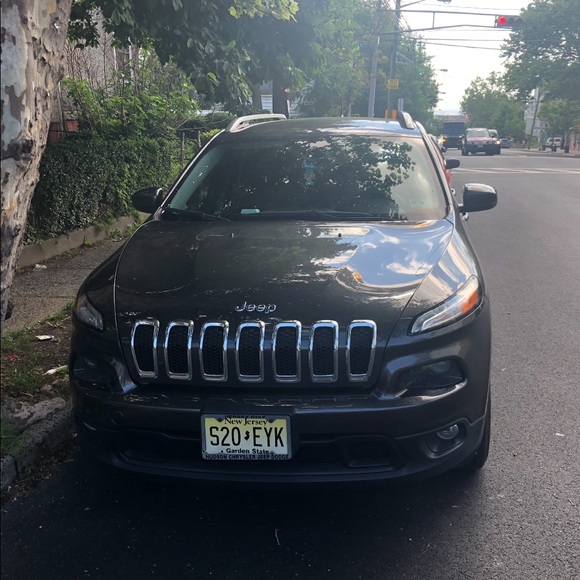 2015 Jeep Cherokee - Picture 7 of 8
